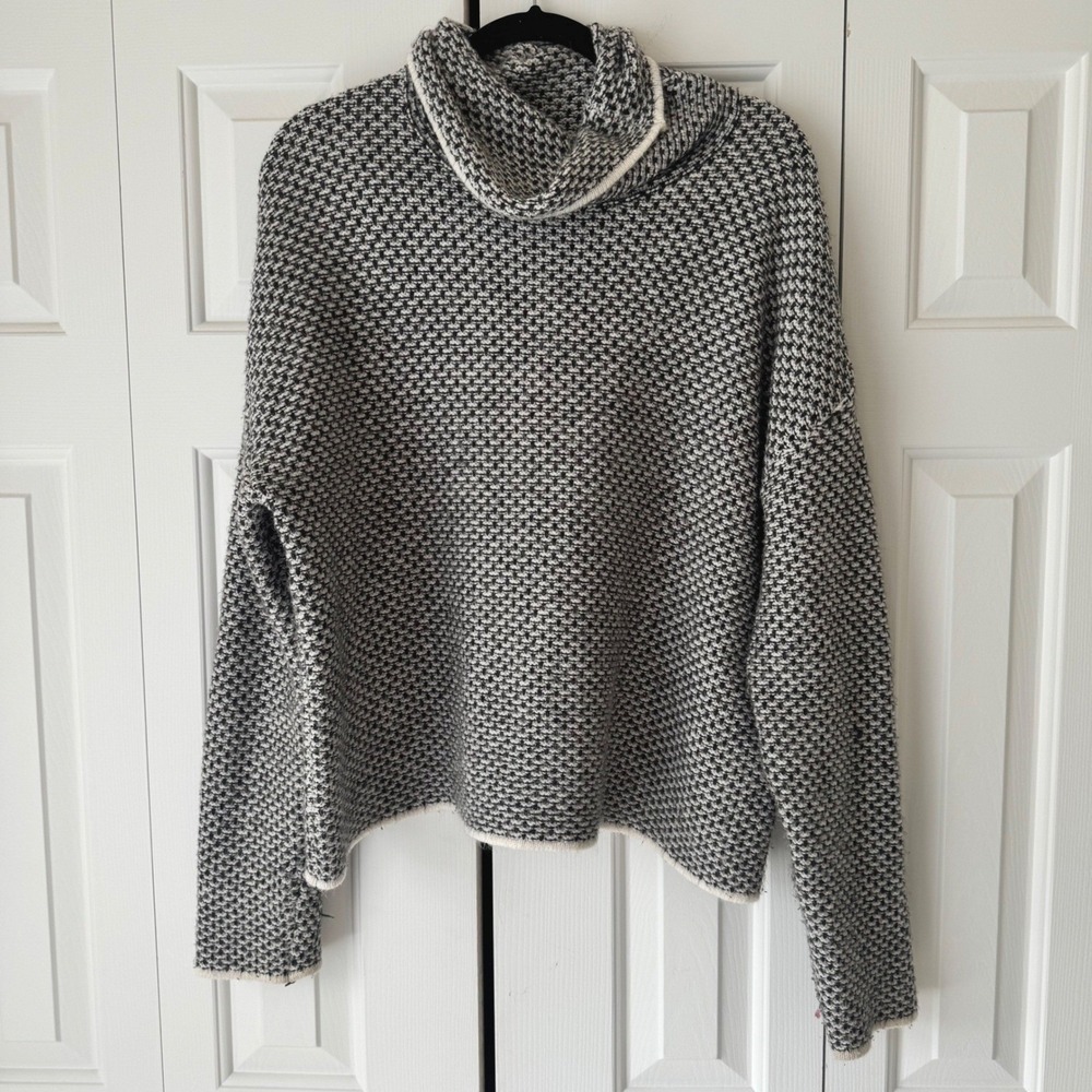 Christian Siriano New York Womens Large Black White Birds Eye Turtleneck Sweater